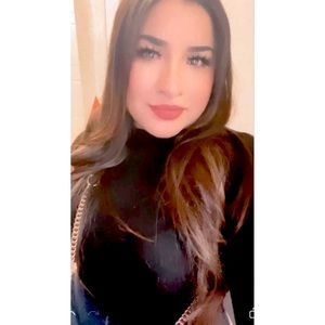 Meet your Posher, Paola